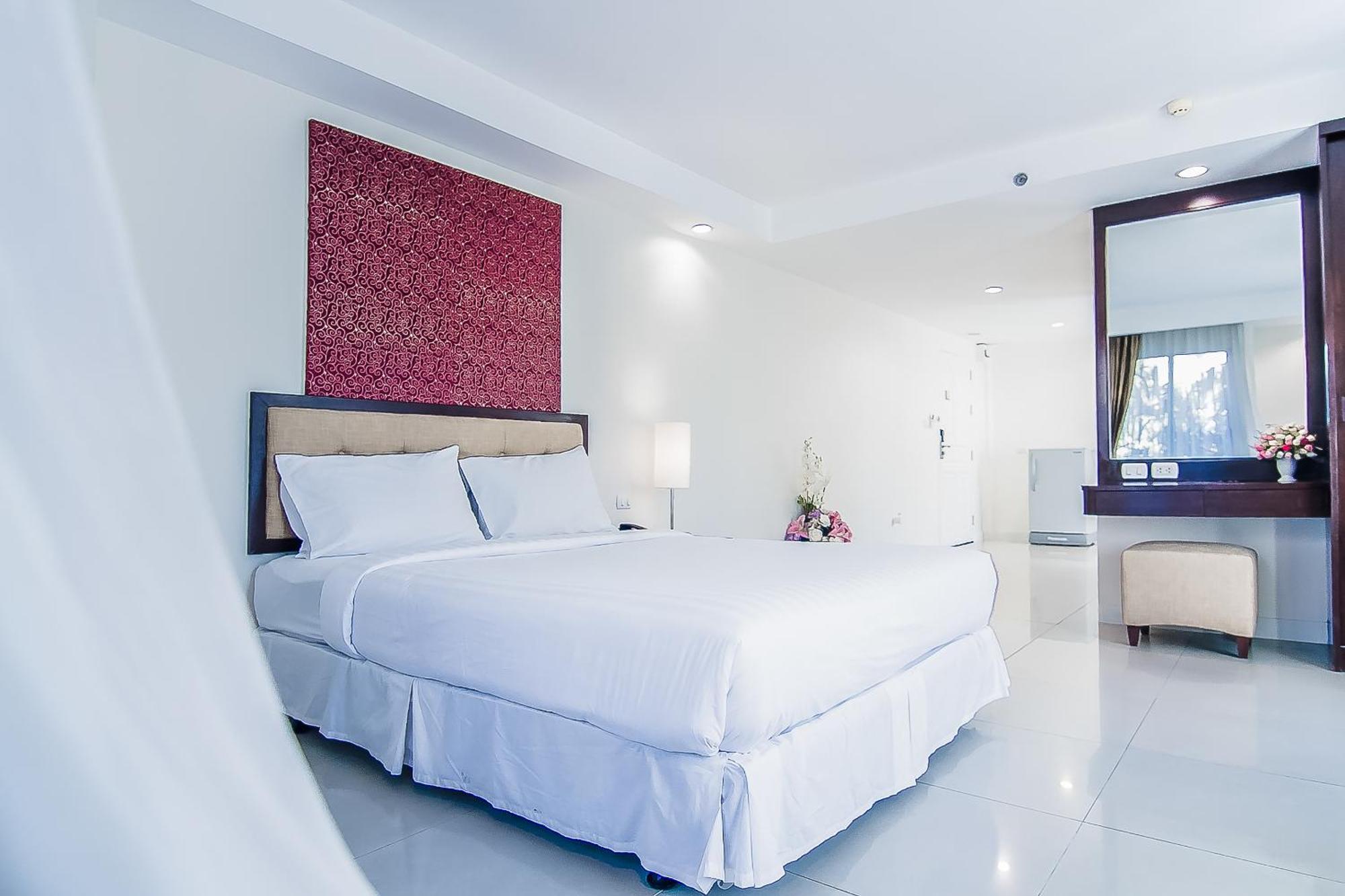Romance Hotel Bangna Bangkok Exterior photo