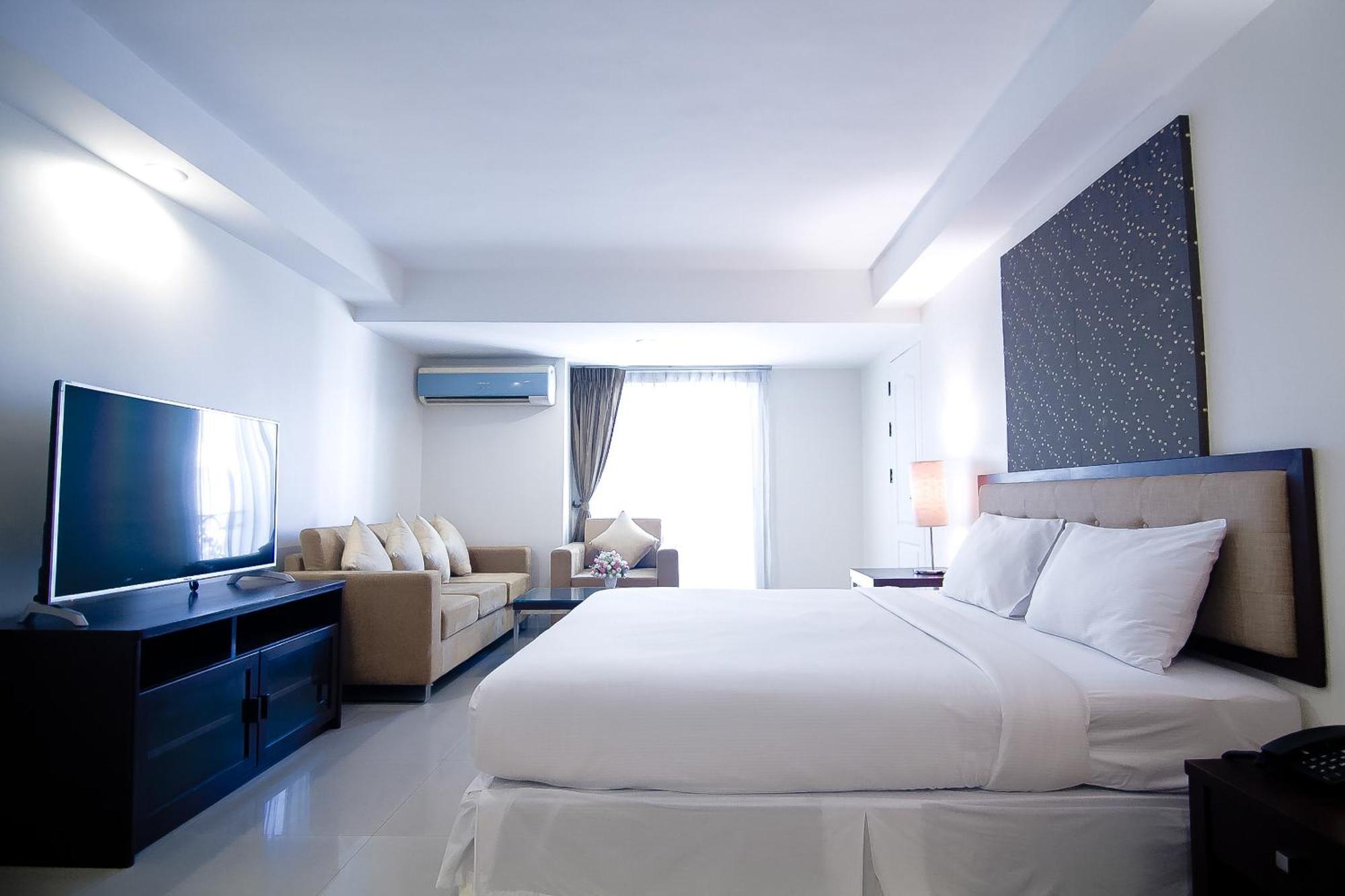 Romance Hotel Bangna Bangkok Exterior photo