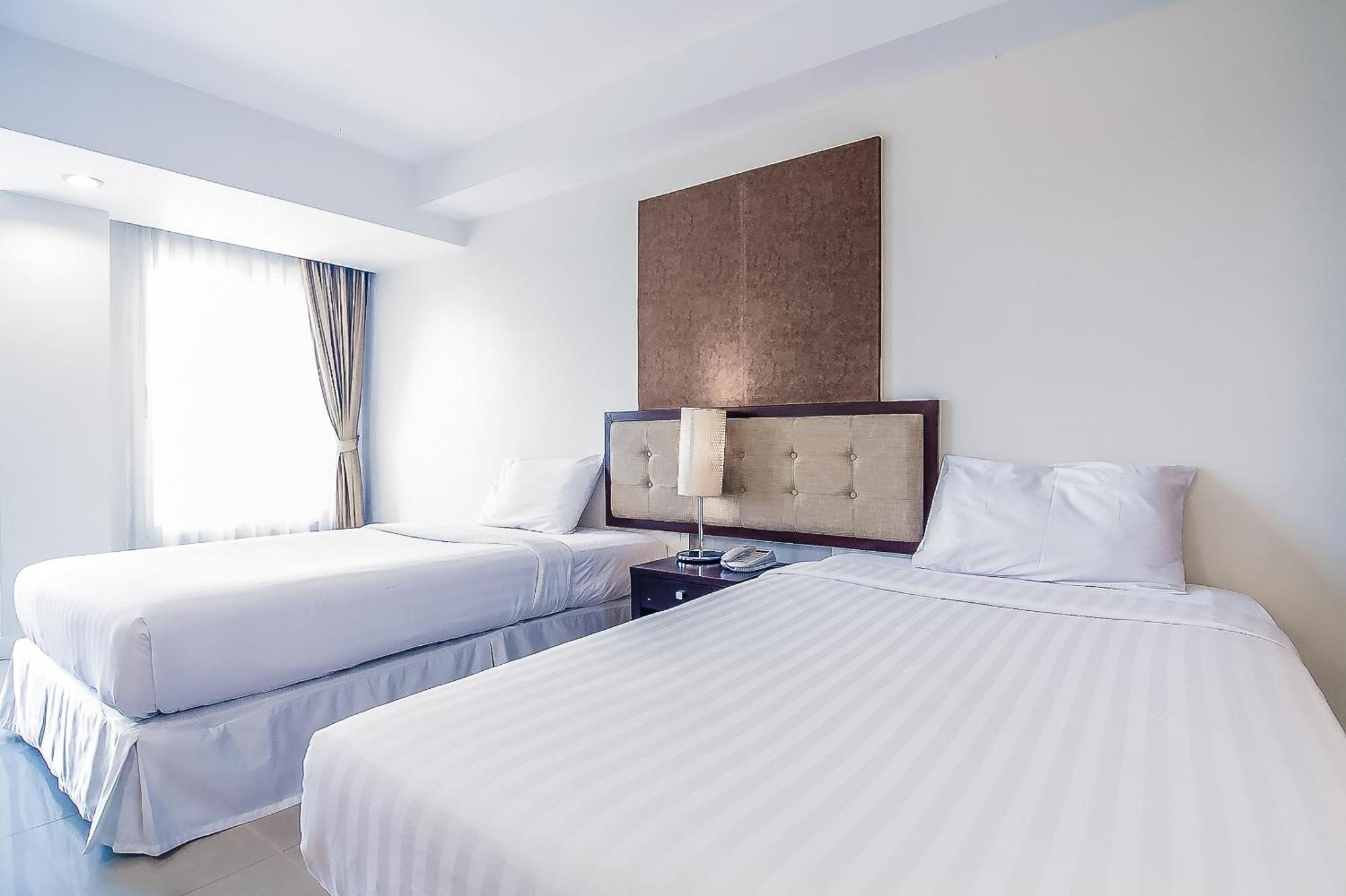 Romance Hotel Bangna Bangkok Exterior photo