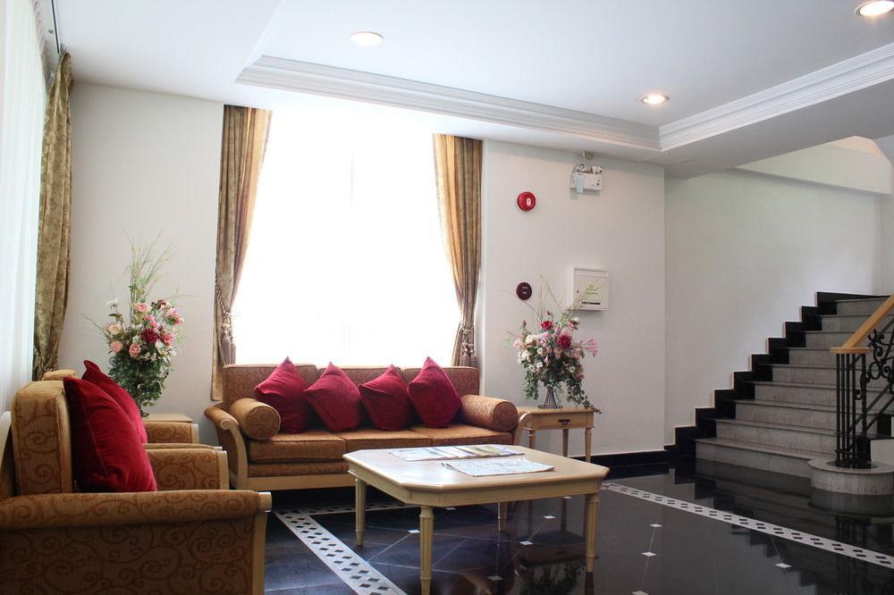 Romance Hotel Bangna Bangkok Exterior photo