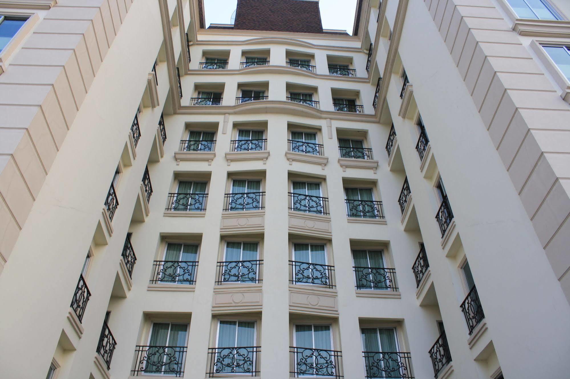 Romance Hotel Bangna Bangkok Exterior photo