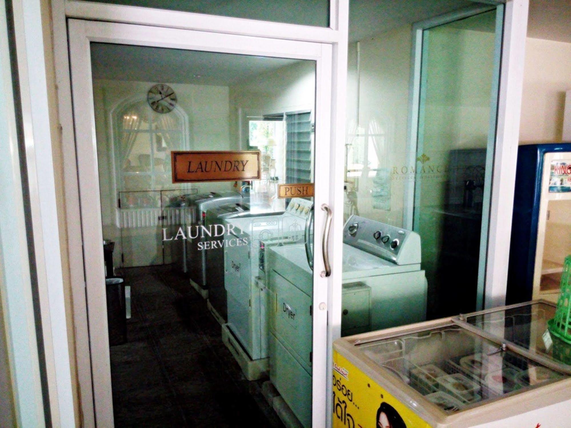 Romance Hotel Bangna Bangkok Exterior photo
